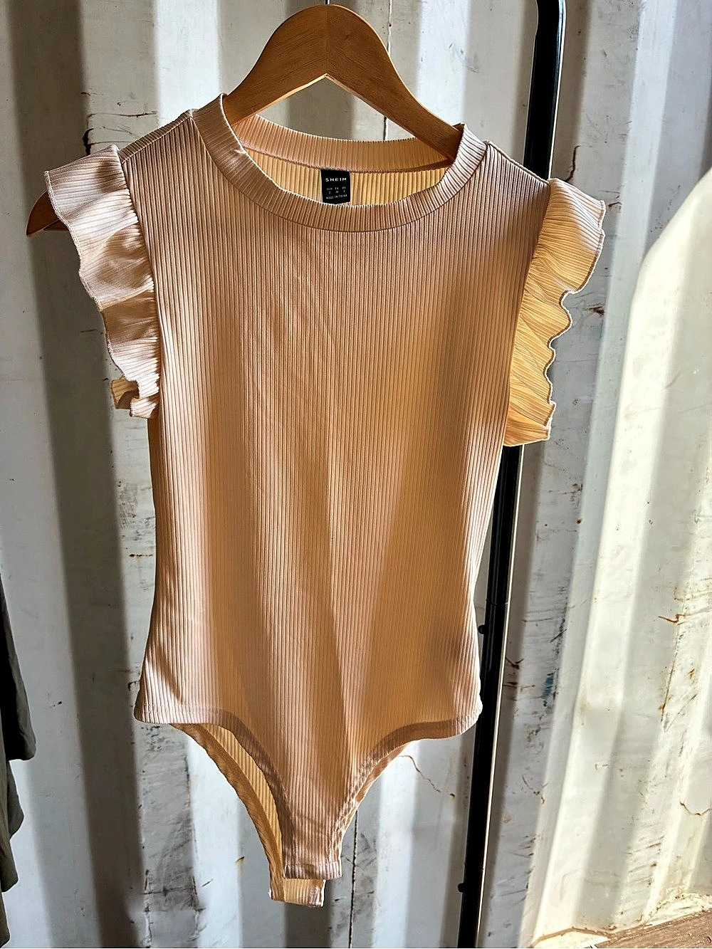 SHEIN LUNE Ribbed Ruffle Cap Sleeve Bodysuit Sleeve Bodysuit cream colored Small